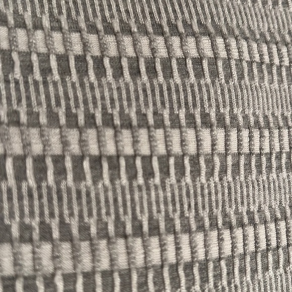 Caution to the wind - Picture 2 of 4